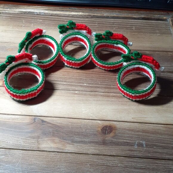 Santa Claus Plastic Canvas Napkin Rings with Holly Lot of 5 Red Green White Yarn - Picture 4 of 8